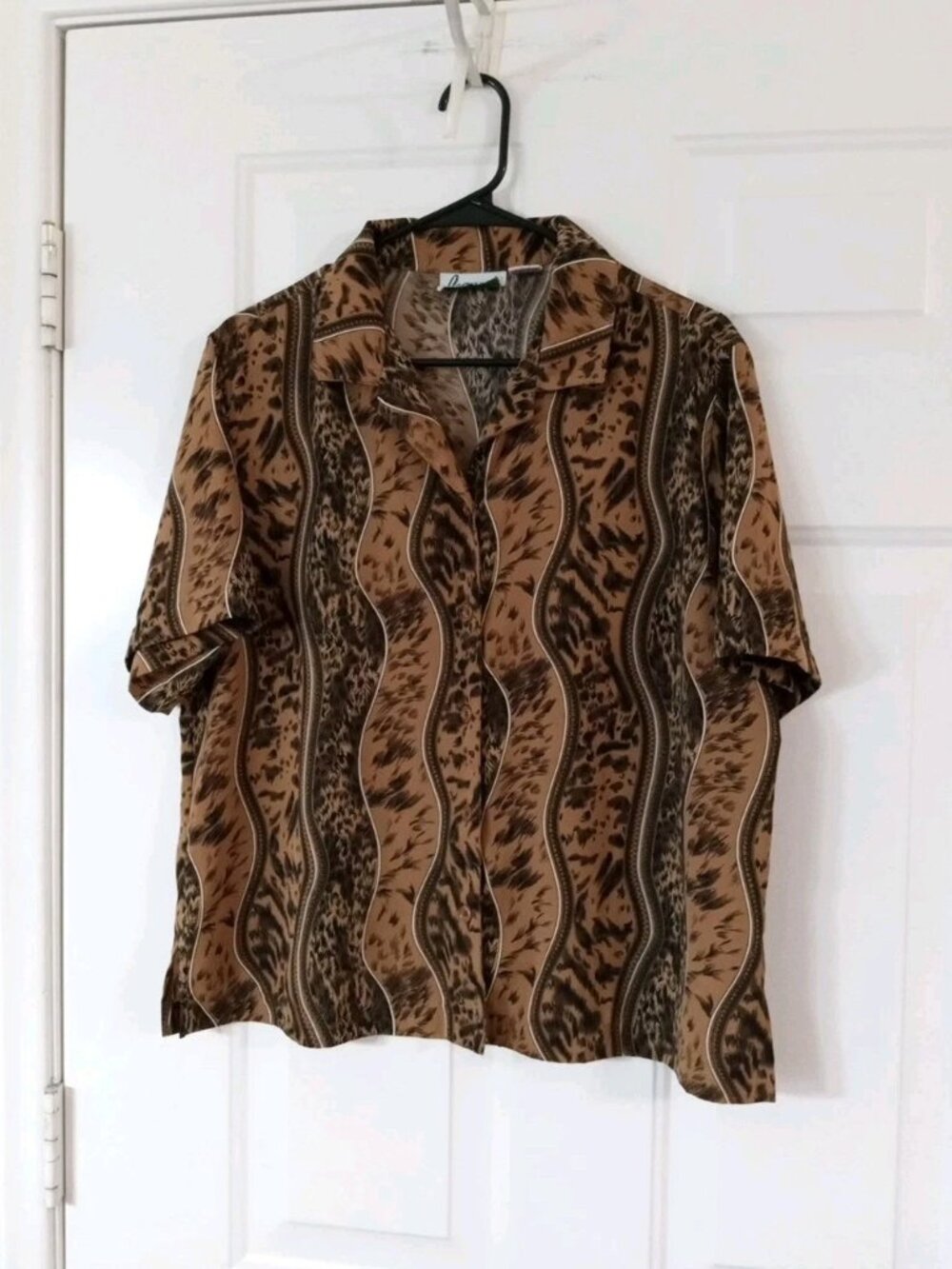 Vtg Joanna Button Up Short Sleeve Shirt Women’s Large Black Brown Animal Print